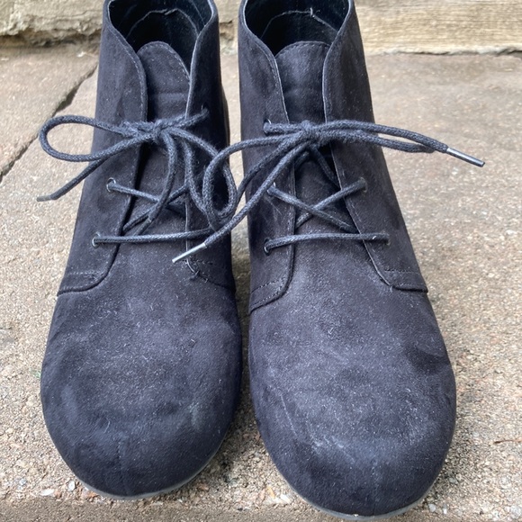 X-APPEAL Black Suede Wedges “Flynn” - Picture 7 of 11